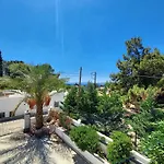 Courtyard Studios